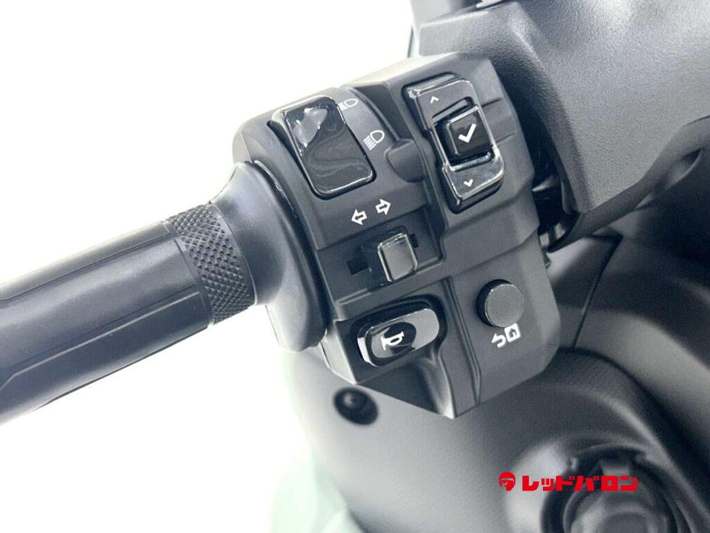 ★普通免許仕様トリシティ125ABS ワイドトレッド 低走行3,590km Gヒーター ハザード 社外ホーン メットホルダー★東京/大田区【下取OK】 普通免許仕様もOK！】トリシティ125ABS ZORRO製ルーフキット