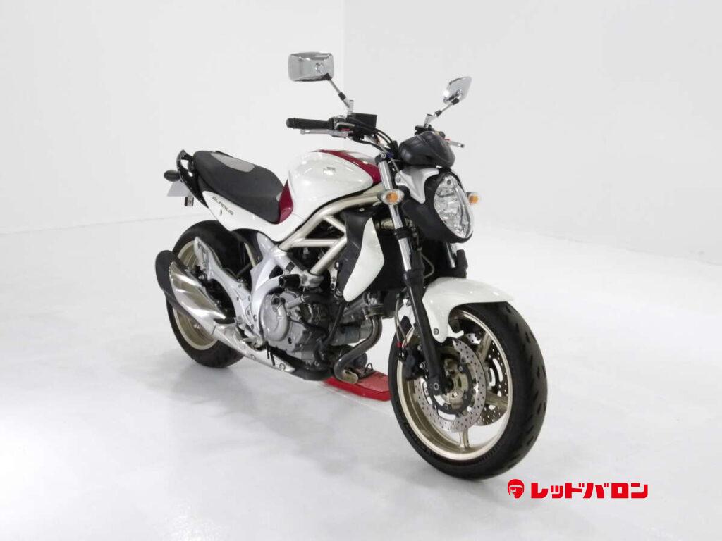 SUZUKI グラディウス650 白/赤 格安キャンペーン 期間限定 諸経費０円 始動確認済み 車検取得で乗れます 即納車有り 激安 横浜 都筑 P-Yard グラディウス650 EU仕様 SFV650 - レッドバロン公式