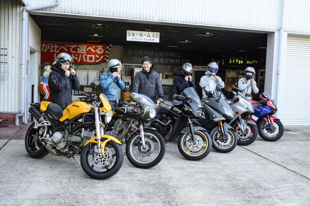 バイクと人